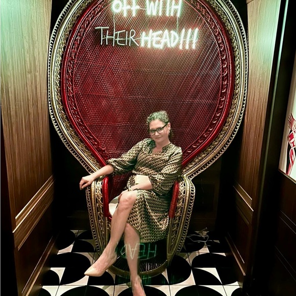 Meet your Posher, Jill - Picture 2 of 5